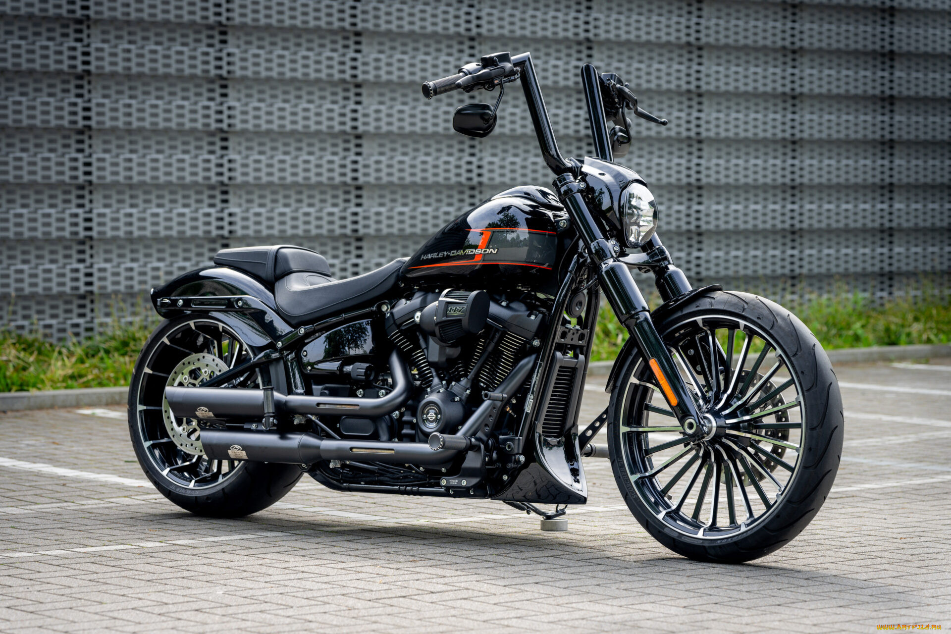 , harley-davidson, softail, breakout, midnight, rider, customized, custombikes